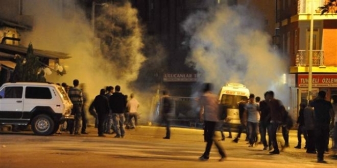 Van'da izinsiz gösteriye polis müdahale etti