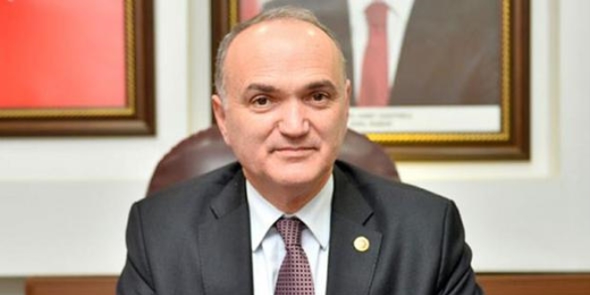 Bakan Özlü: Otomotiv sanayisi cirosunu ikiye katlamanızı istiyoruz
