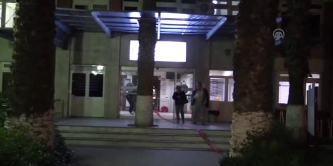 İzmir'de sağanak nedeniyle hastanede elektrikler kesildi