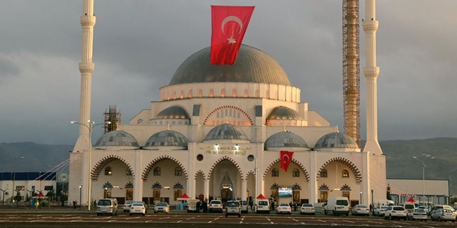 Kayseri'de 10 bin kişilik cami açıldı