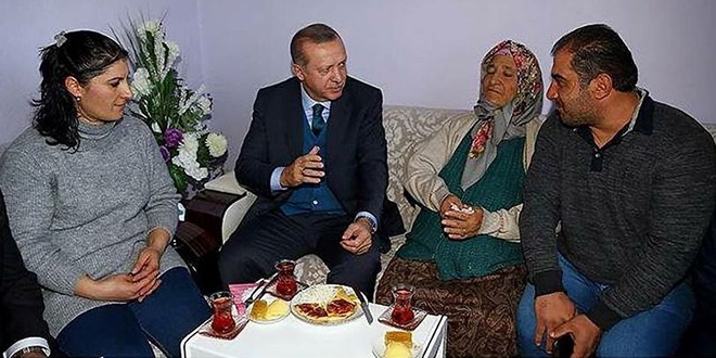 Cumhurbakan Erdoan'dan aile ziyareti