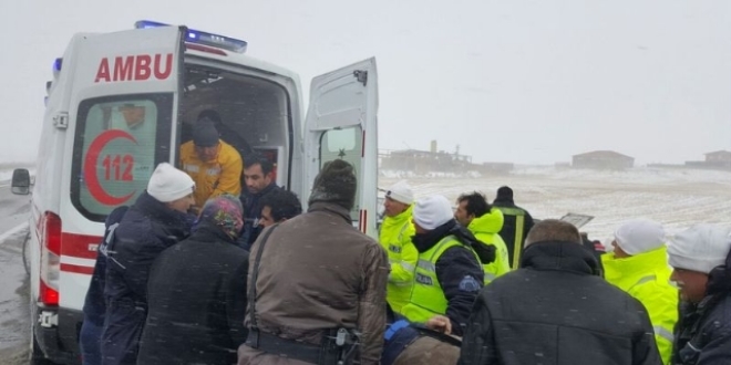 Kırşehir'deki trafik kazasında 2 asker yaralandı