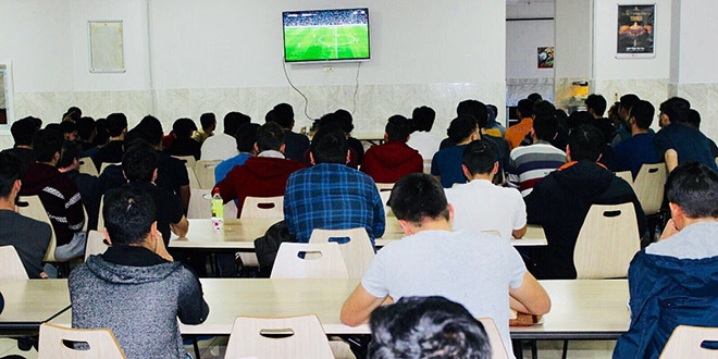 Kahve yerine yurtta maç keyfi