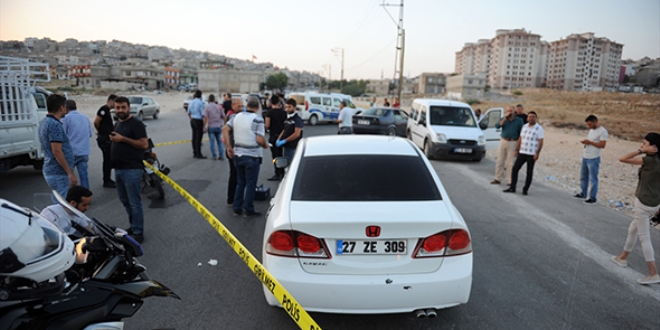 Gaziantep'te polise saldr: 2 polis memuru yaral
