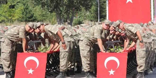 Adana'da 160 kısa dönem er yemin etti
