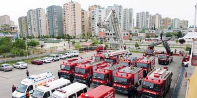 Kuyuya d��en belediye personeli kurtar�ld�