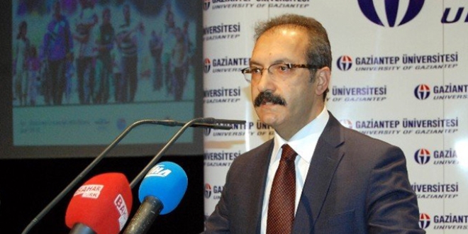 Rektör'den, kaçak akademisyen için açıklama