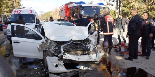 Ankara'da trafik kazas: 8 yaral