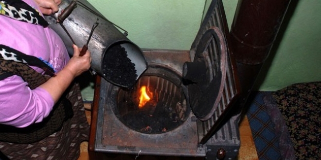 Sobadan s�zan gazdan zehirlenen anne ve o�lu �ld�