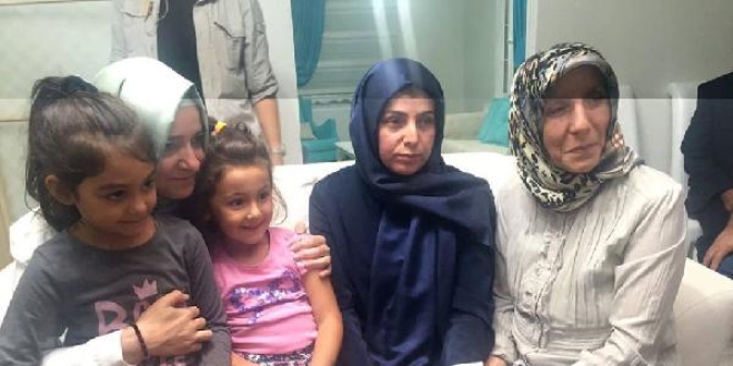 Aile ve Sosyal Politikalar Bakanı Kaya'dan şehit ailesine ziyaret