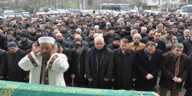 Hakim Özbek son yolculuğuna uğurlandı