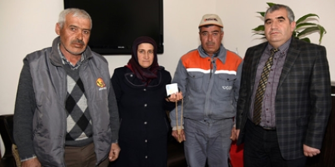 Gaziantep'te belediye işçisinden görevlisinden örnek davranış