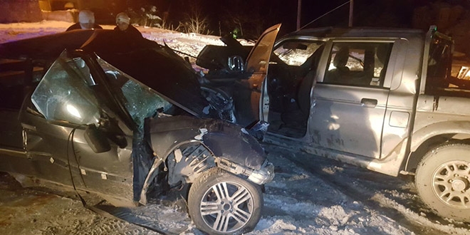 Trabzon'da trafik kazas�: 4 �l�, 3 yaral�