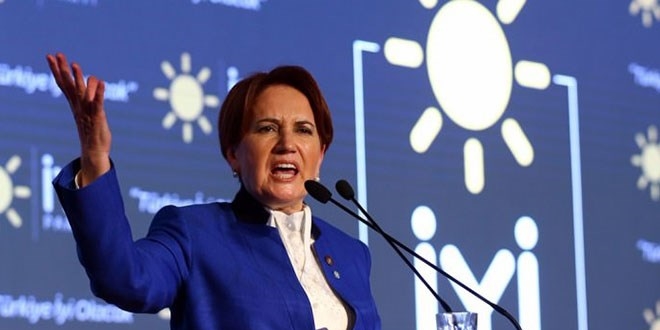 Akşener, oy birliğiyle yeniden genel başkan