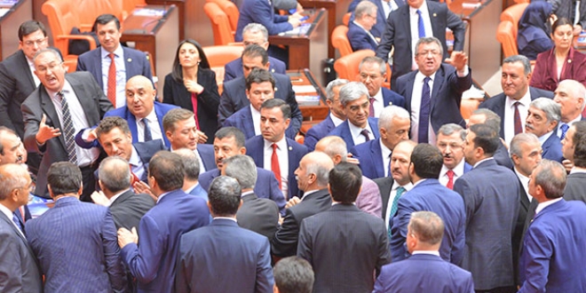 Meclis'teki 'dönek' tartışması