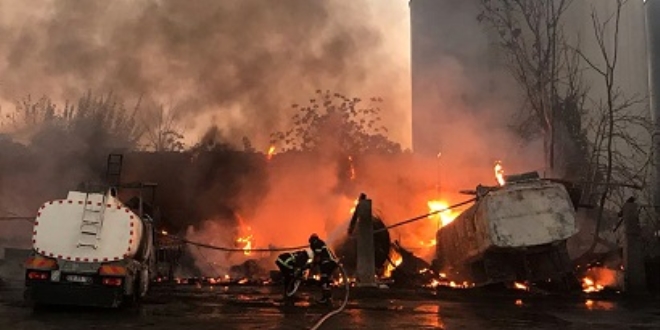 Adana'da kullanılmayan fabrikada yangın