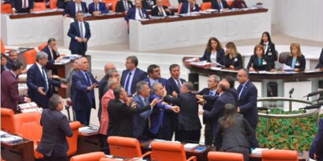 Meclis'te 'Ne mal olduğunu biliyorum' gerginliği