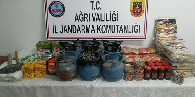 Çamaşır makinesinin altından gizli sığınak çıktı