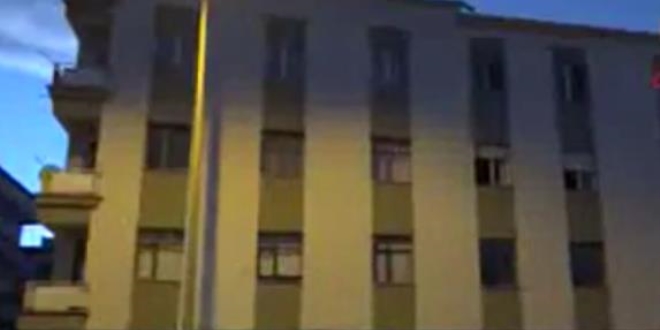 Cinnet getiren baba eşini ve 3 çocuğunu öldürdü