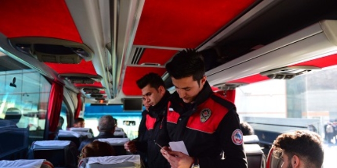 Suriyelilere 'Yol izin belgesi' kontrol�