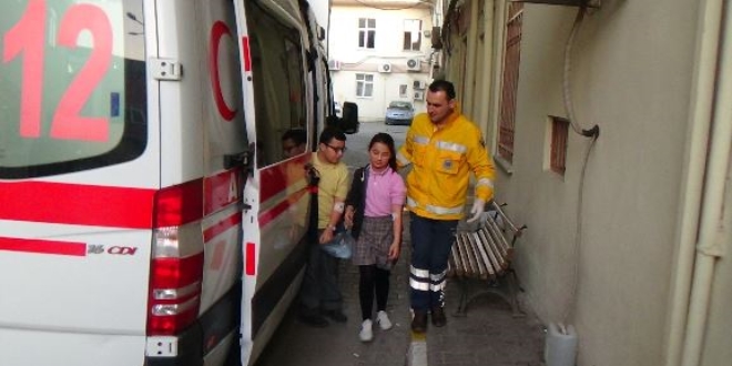 Sakarya'da 8 öğrenci yedikleri yemekten zehirlendi