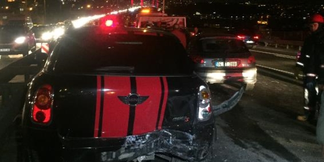 15 Temmuz Şehitler Köprüsü'nde zincirleme kaza; 1 yaralı