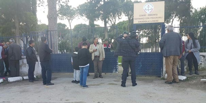 Lise öğrencileri, okul müdürünü tüfekle vurup, öldürdü