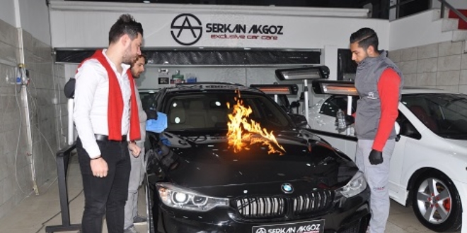 Araçları yakarak test ediyor