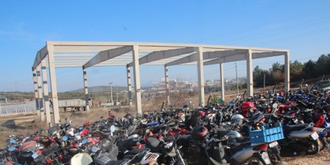 1 milyon lira değerindeki motosikletler çürüyor