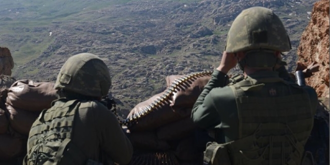 Tunceli'de 4'ü kadın, 8 terörist ölü olarak ele geçirildi