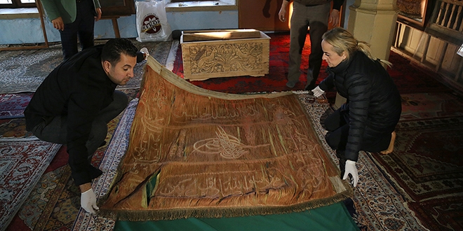 Sultan Reşat'ın sancağı emin ellerde
