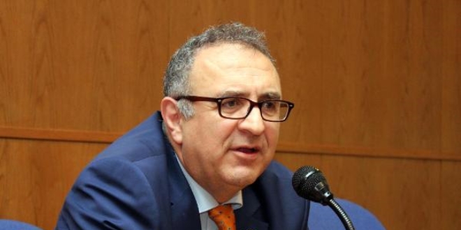 'Tanımadıklarınızla sosyal medyada yazışmayın'