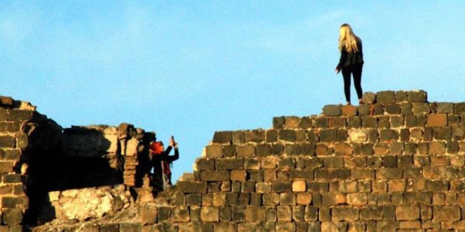 Diyarbakır Surları'nda tehlikeli hareketler