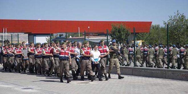 Akıncı'nın 'meçhul imamları' için çember daralıyor