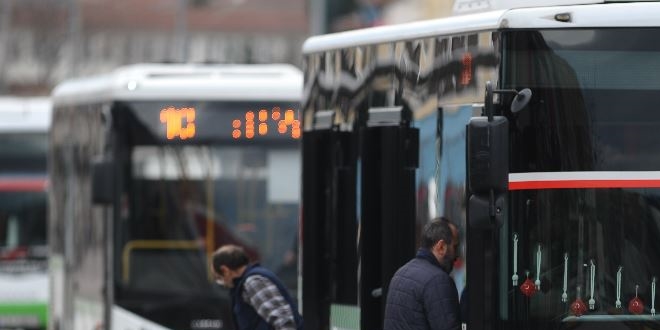 Belediye otobüs şoförlerinin 'kaçak yolcu' çilesi