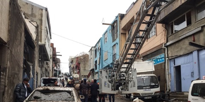 Tekstil yıkama atölyesinde buhar kazanı patladı: 2 yaralı
