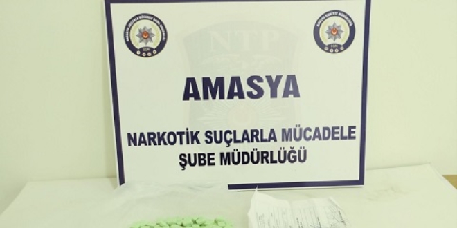 Hastane çalışanının üzerinden 130 adet uyuşturucu hap çıktı