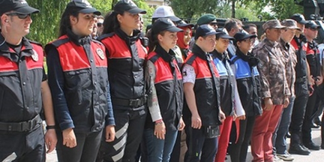 Bir günlüğüne polis oldular