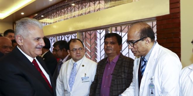 Başbakan Bangladeş'te 'kemoterapi' ünitesinin açılışını yaptı