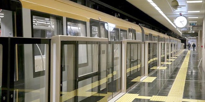 Sürücüsüz metro 4 günde 292 bin 344 yolcu taşıdı