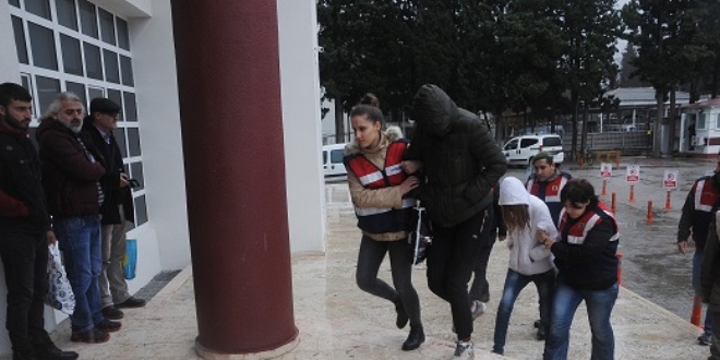 Yalova'da fuhu� operasyonu: 11 g�zalt�