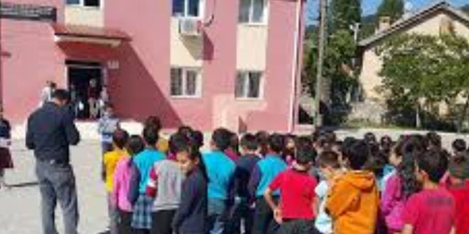 'Sen fakirsin dava açamazsın' diyen öğretmen açığa alındı
