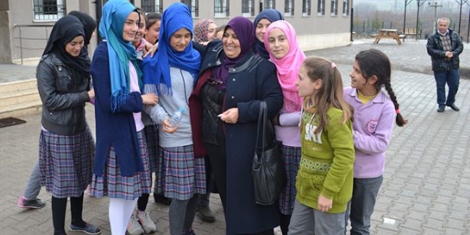 Kadın muhtar 'kardelenlerin' umudu oldu