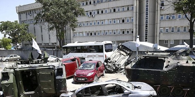 Eski astsubay, yaptığı telsiz konuşmalarını reddetti