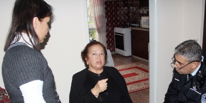 Sahte polis, kad�n doktorun 300 bin liral�k alt�n�n� al�p ka�amad�