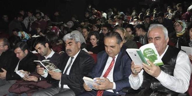 G�r�n'de en uzun gecede okuma etkinli�i d�zenlendi