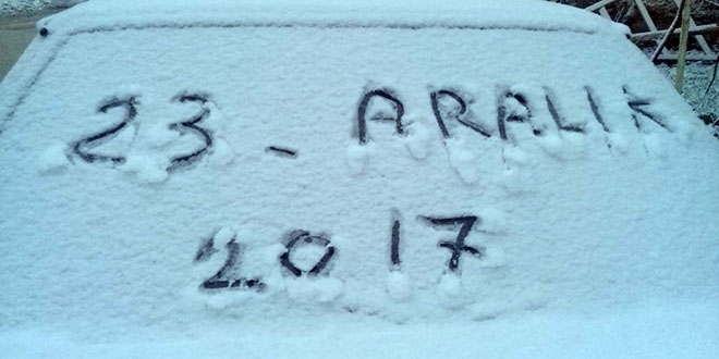 Denizli ve Isparta'da kar yağışı etkili oluyor