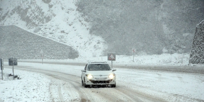 Zonguldak-Ankara karayolunda kar etkili oldu