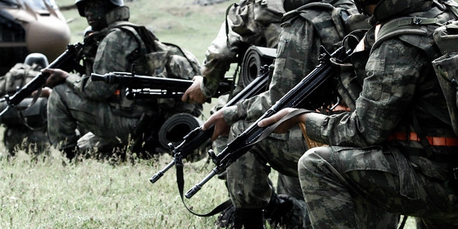 Şemdinli'de 1 askerimiz şehit, 2 askerimiz yaralı