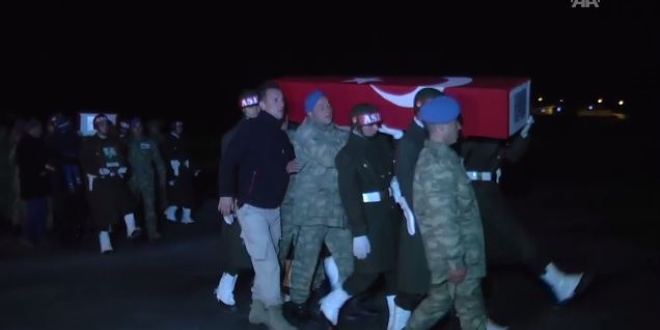 Hakkari'de şehitler için tören düzenlendi